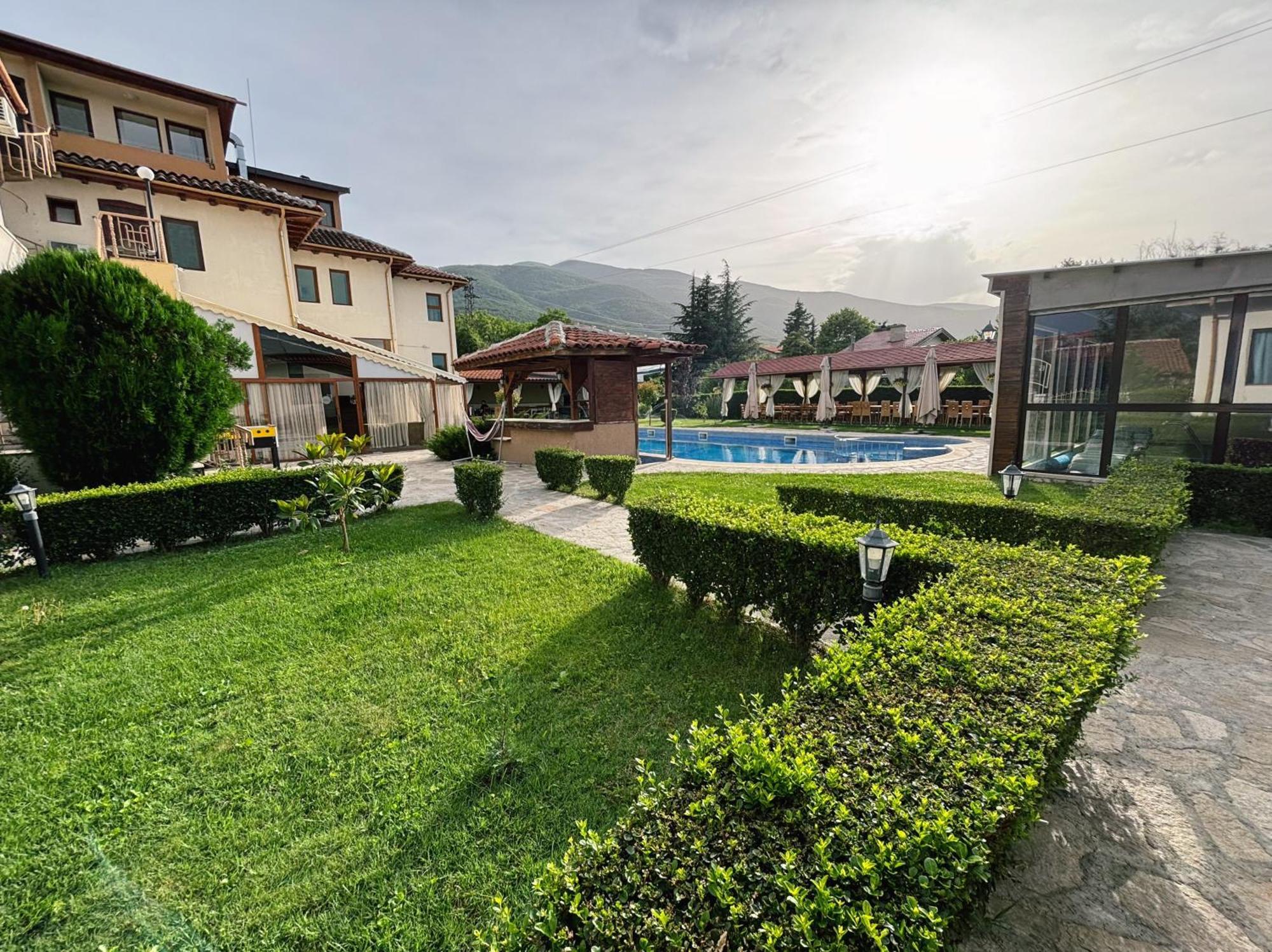 Вила Флора Паталеница Exterior foto